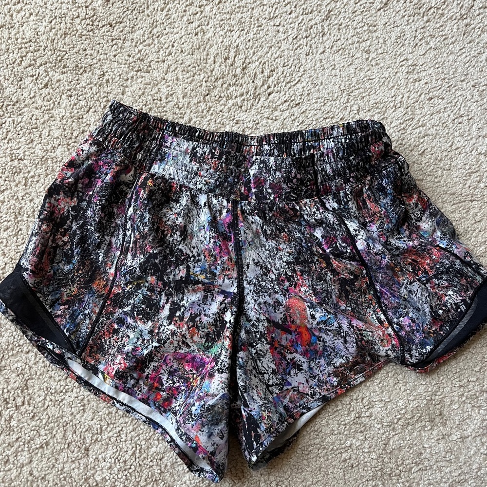 Lululemon hotty hot size 8